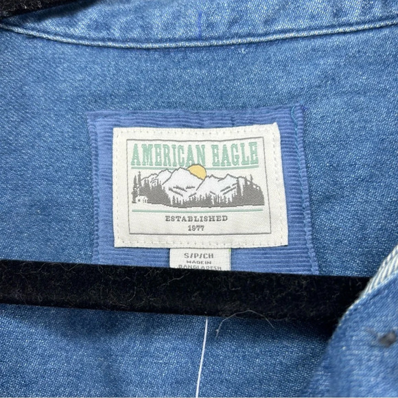 American Eagle Trim Denim Button Down Shirt Small NWT - Picture 7 of 7